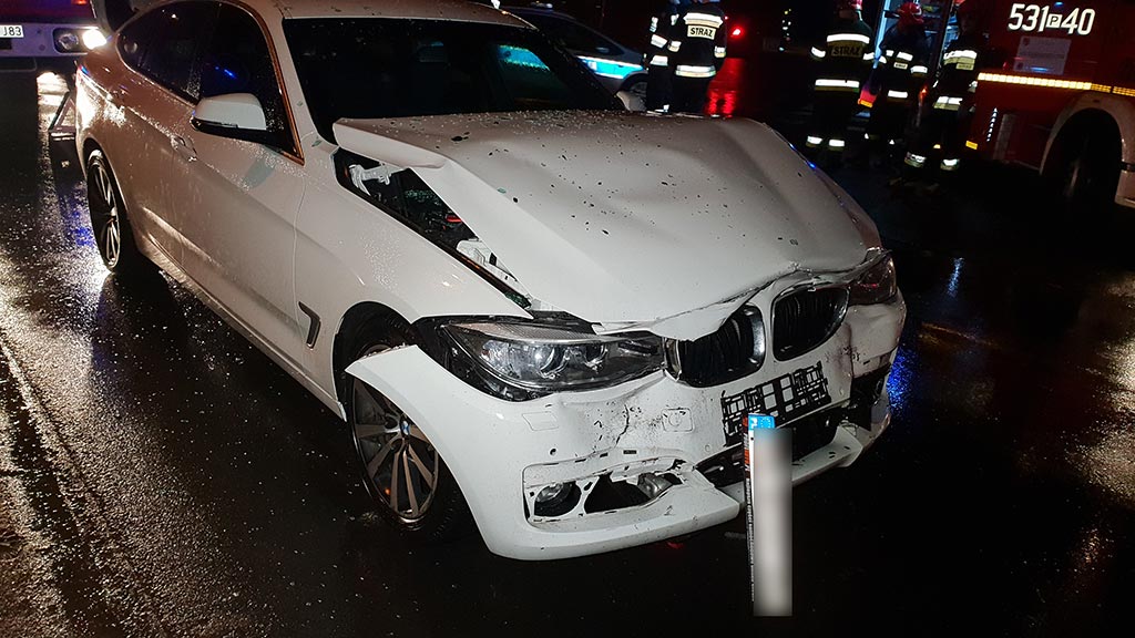 Wypadek w Radłowie. BMW vs. Alfa Romeo OSTROW24.tv