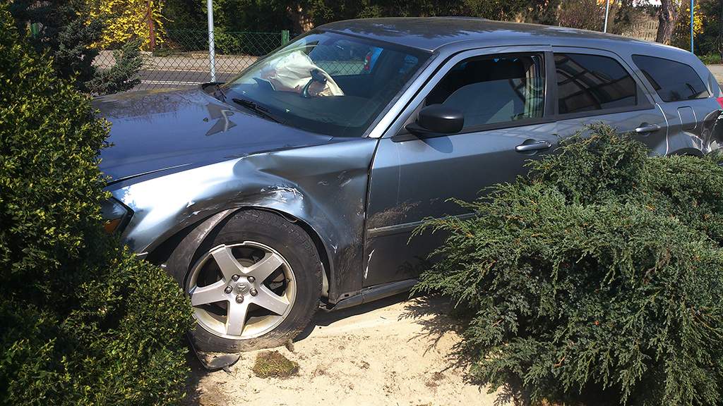 Dodge Magnum vs. Toyota Avensis