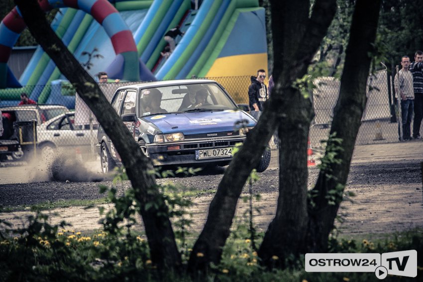 4 KJS – czyli samochodowy rajd po ostrowsku (foto)