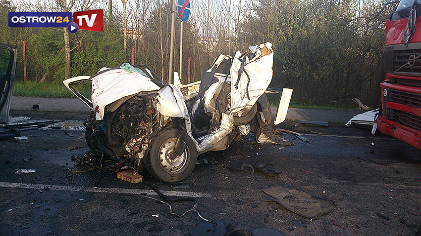 Wypadek na Wrocławskiej – zmiażdżone auta (foto+wideo)