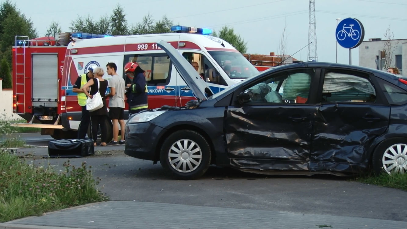 Wypadek Strzelecka/Klasztorna. Złamali słup