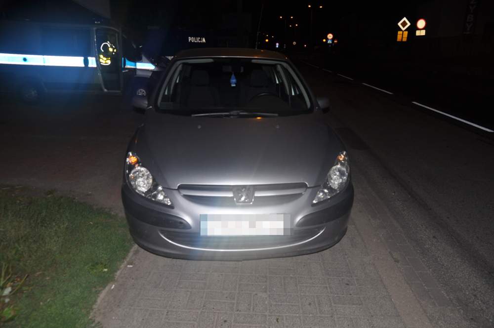 Pijany prowadził skradzionego Peugeota