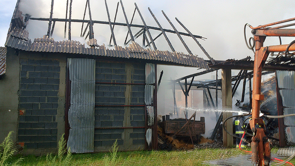 Od pioruna wybuchł pożar – aktualizacja (foto+wideo)