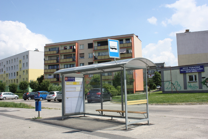 Nowe wiaty przystankowe