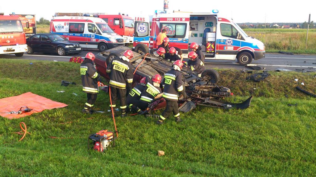 Wypadek: czołówka przy galerii (wideo)