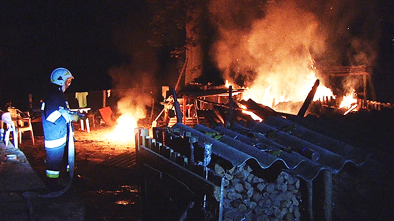 Pożar zmagazynowanego drewna
