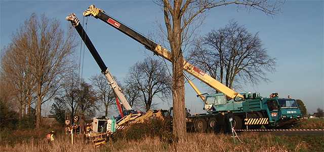 Dźwig w rowie. Akcja podnoszenia