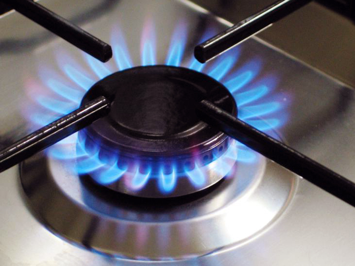 PiS mówił, że prąd nie zdrożeje. A jednak w górę idzie jeszcze gaz