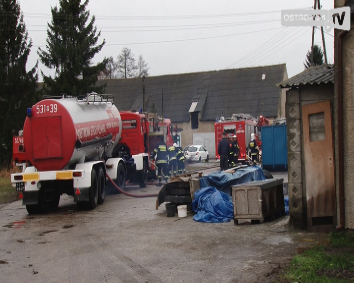 11 jednostek gasiło pożar firmy