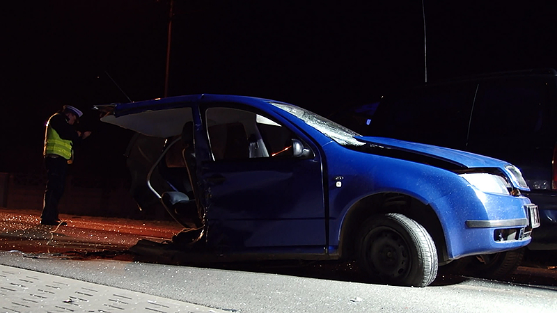 Wypadek – auto rozpadło się na pół