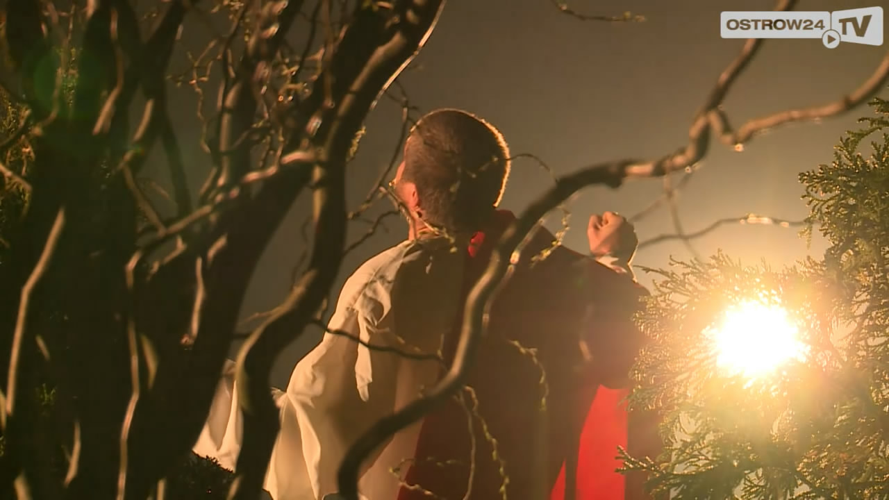 Profesjonalne widowisko – ukrzyżowanie Jezusa (wideo)