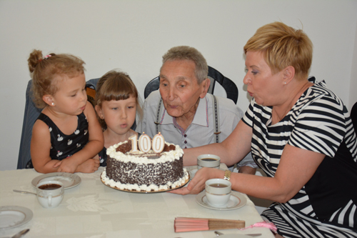 Czternastu stuletnich ostrowian