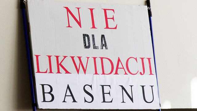 Radni ZA basenem (wideo)