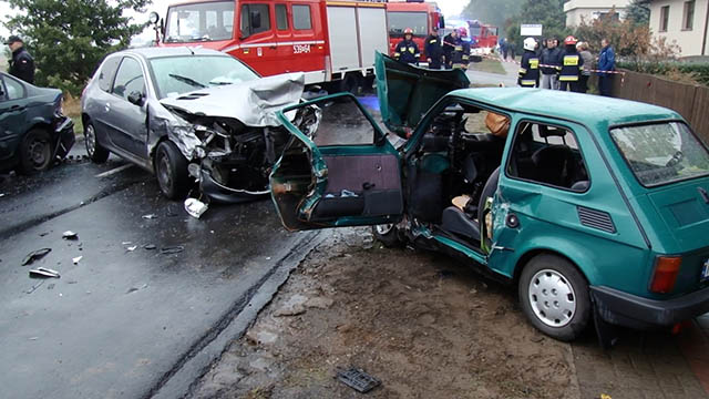 Zmarła kobieta po wypadku trzech aut w Odolanowie