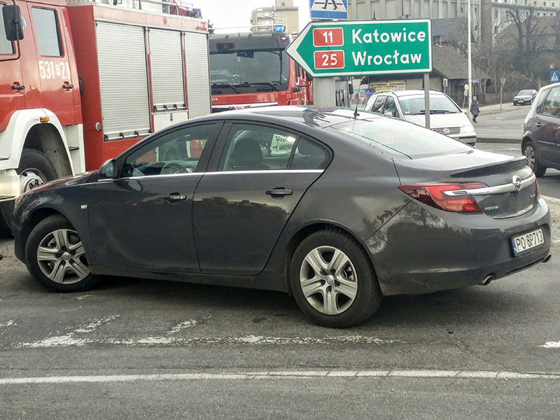 Nowy nieoznakowany radiowóz drogówki