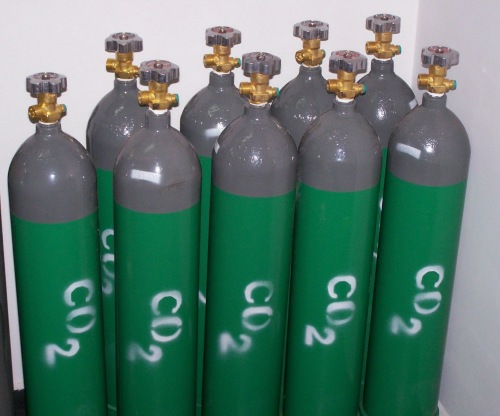 Wypadły butle z auta