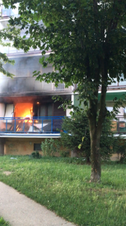 Pożar mieszkania na Śmigielskiego. Jest ofiara śmiertelna. WIDEO