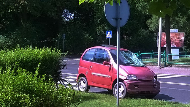 Potrącił 16-latka przy kinie Komeda