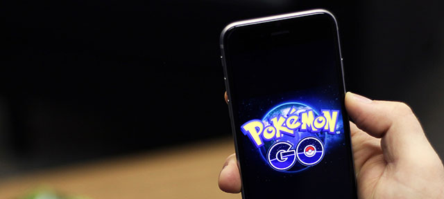 „Grali w Pokemon Go”, wybili szyby w jednej z firm