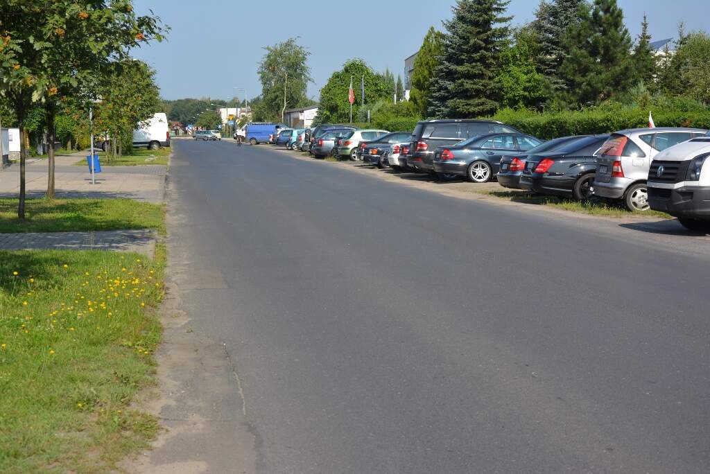 Uporządkowali chodnikiem ul. Budowlanych