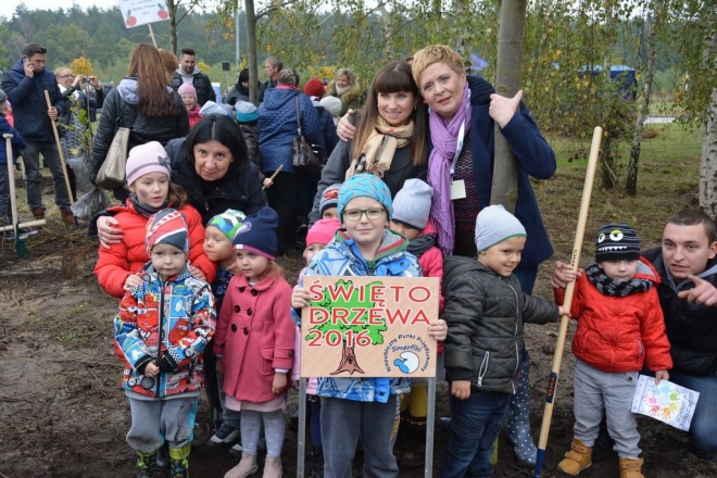 Rozdano 3 tysiące sadzonek drzew