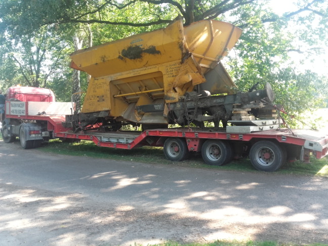 Uszkodzone wagony po wypadku kolejowym w Sośniach odjechały