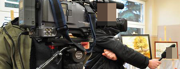 Pracownik lokalnej telewizji pobił, miał narkotyki, zniszczył i groził… i to na swoim weselu