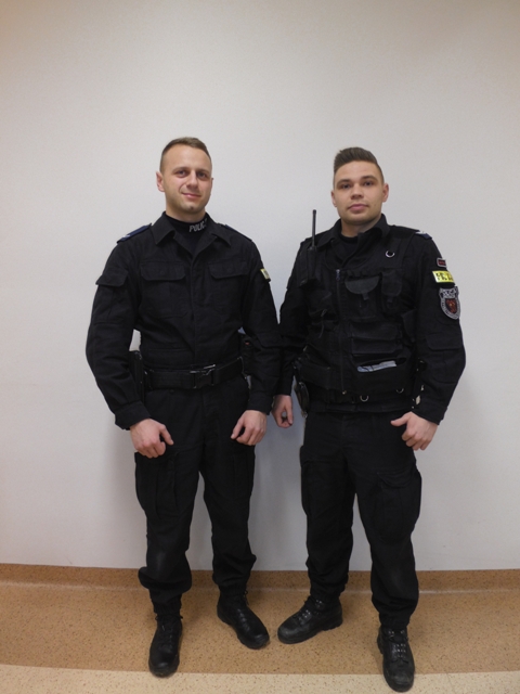 Policjanci uratowali życie kierowcy
