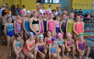 Bezpieczniejsi dzięki nauce pływania