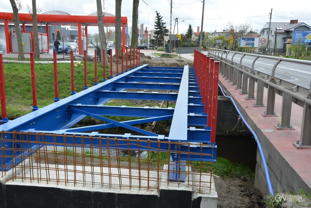 Powstaje kładka na ul. Poznańskiej