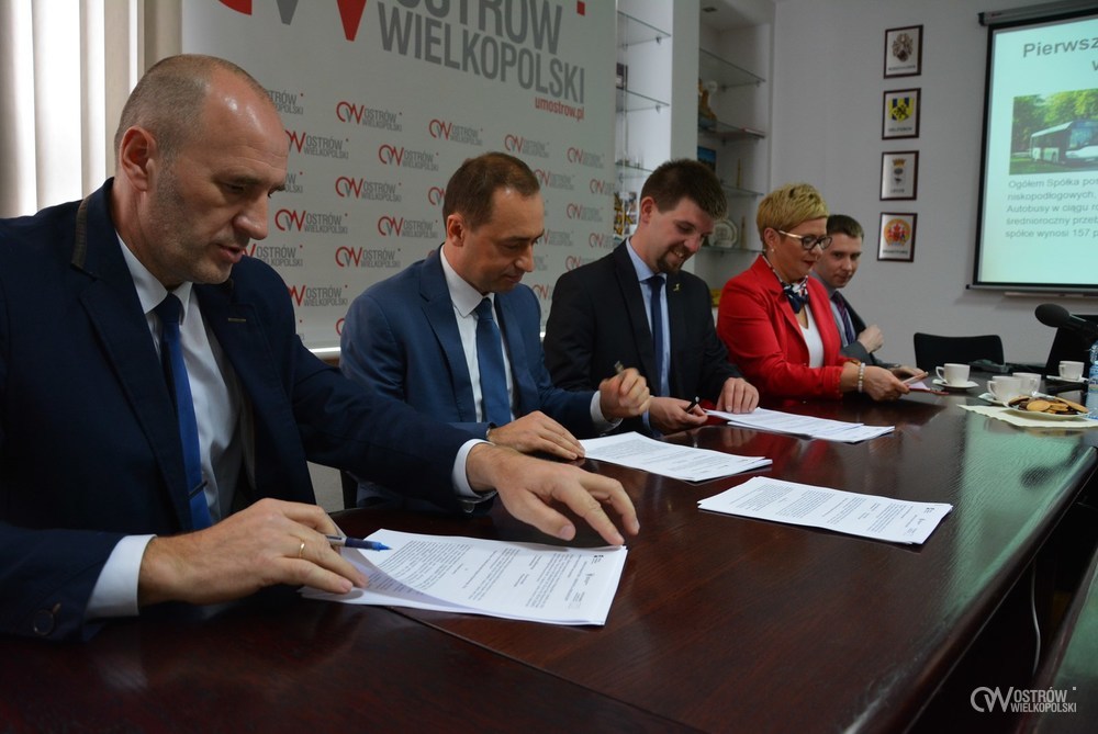 Umowa na 4 elektryczne, 3 dieslowskie autobusy