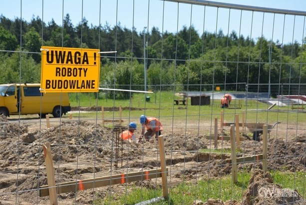 Ruszyła budowa ostrowskiego lodowiska