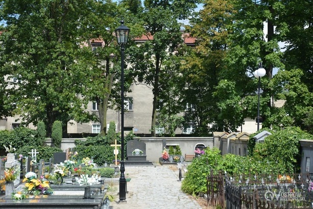 Przeciw wandalom na Starym Cmentarzu