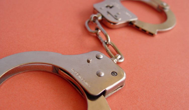 Zwabiał dzieci do mieszkania. Proponował im TO