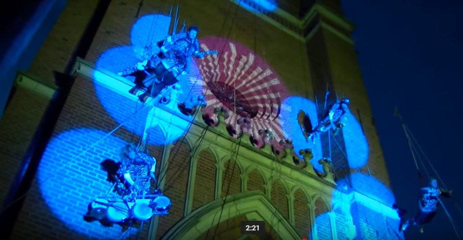 Zagrają koncert na ścianie