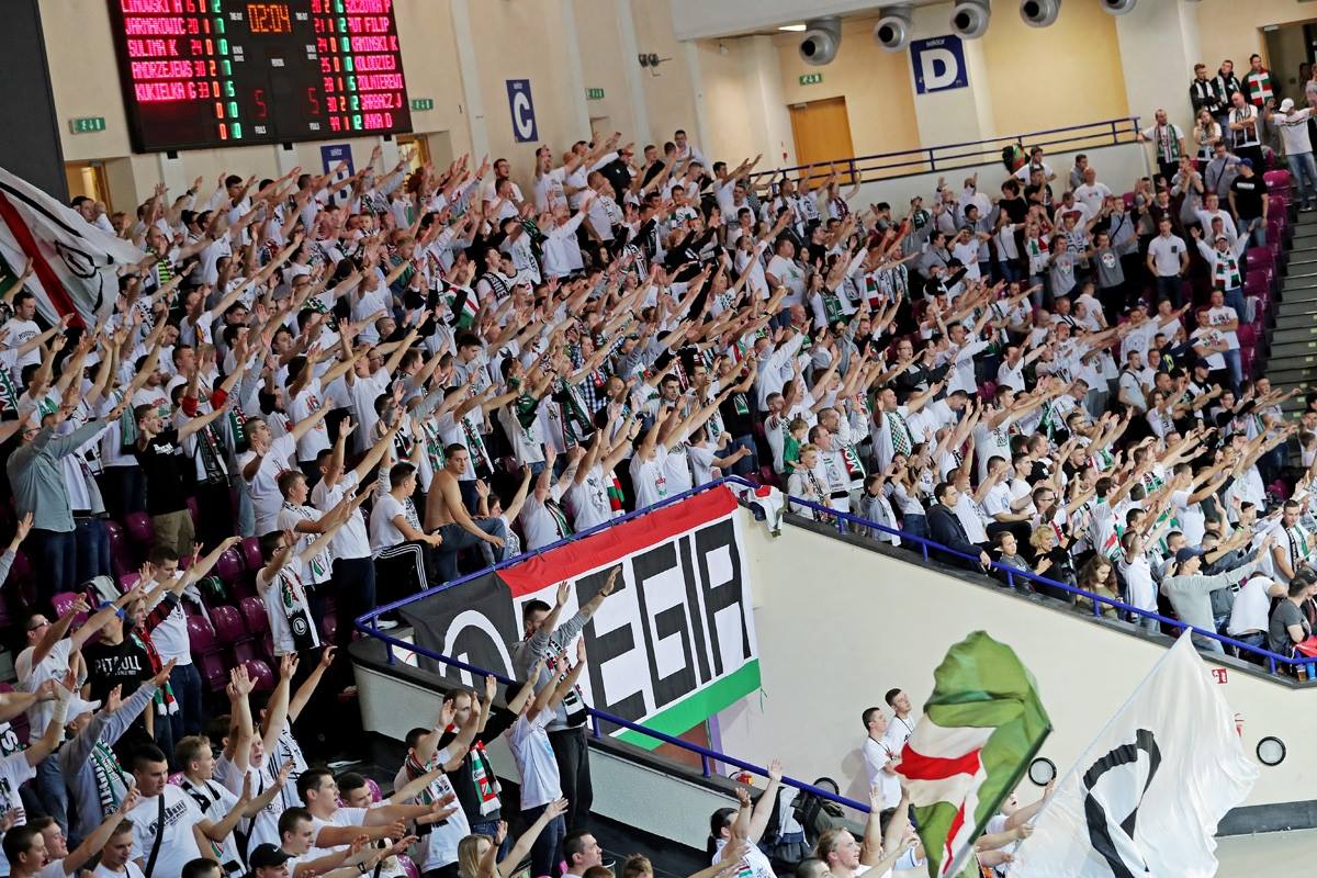 BM Slam Stal wygrało w stolicy