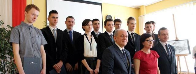 Uczyli się na reaktywowanym kierunku kolejarskim. Zdobyli pewną pracę