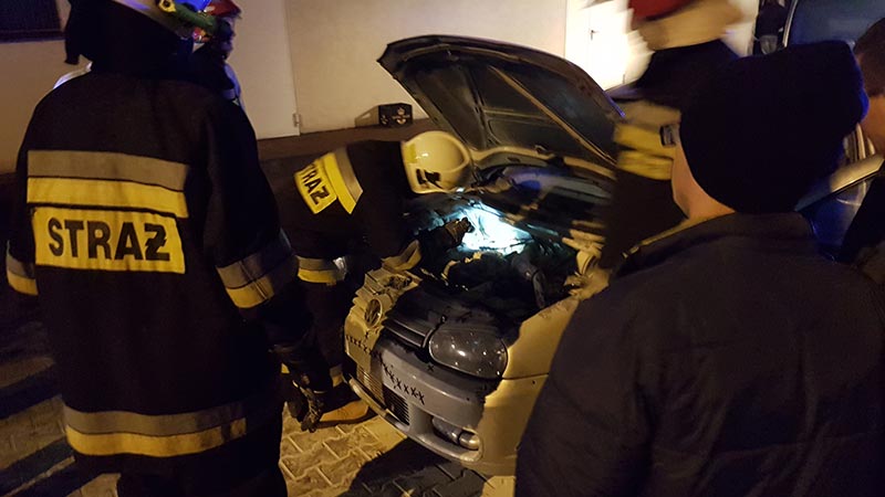 Auto zapaliło się od gorącego powitania Nowego Roku