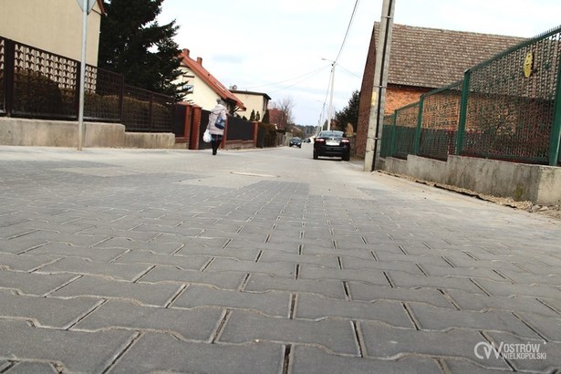 Utwardzili kolejną drogę na Pruślinie