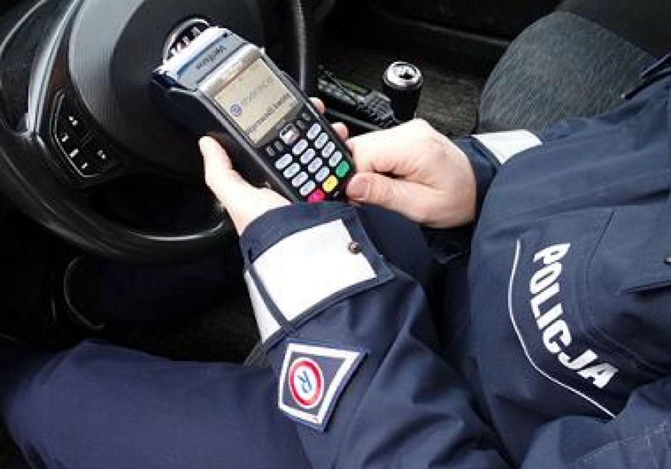 Za mandat zapłacisz w Ostrowie kartą bankomatową