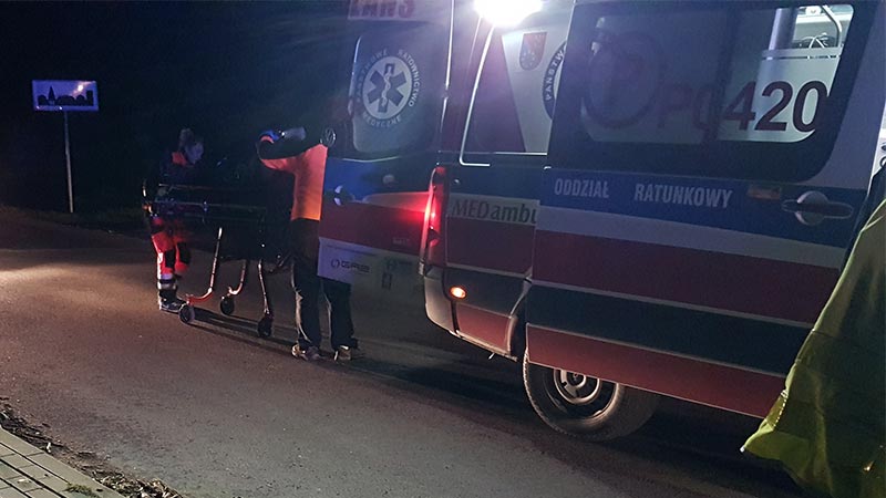 Potrącony 84-letni mężczyzna trafił na intensywną terapię