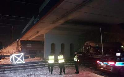 Dwie tajemnicze śmierci. Jeden zginął przejechany przez pociąg, a drugi skoczył z wiaduktu