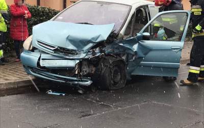 Wypadek na Prof. Kaliny. 3 auta, 3 osoby ranne