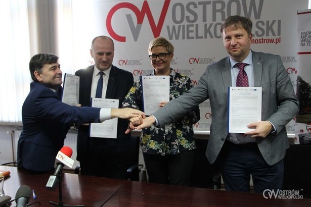 Uśmiechnięte „elektryki” trafią do Ostrowa
