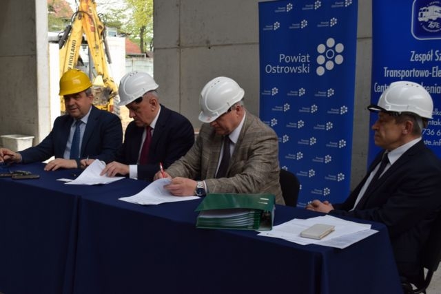 Powiatowe zakupy narzędzi za miliony
