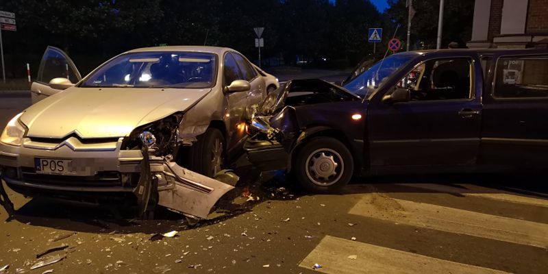 Zderzenie Citroena i Volkswagena na Ledóchowskiego