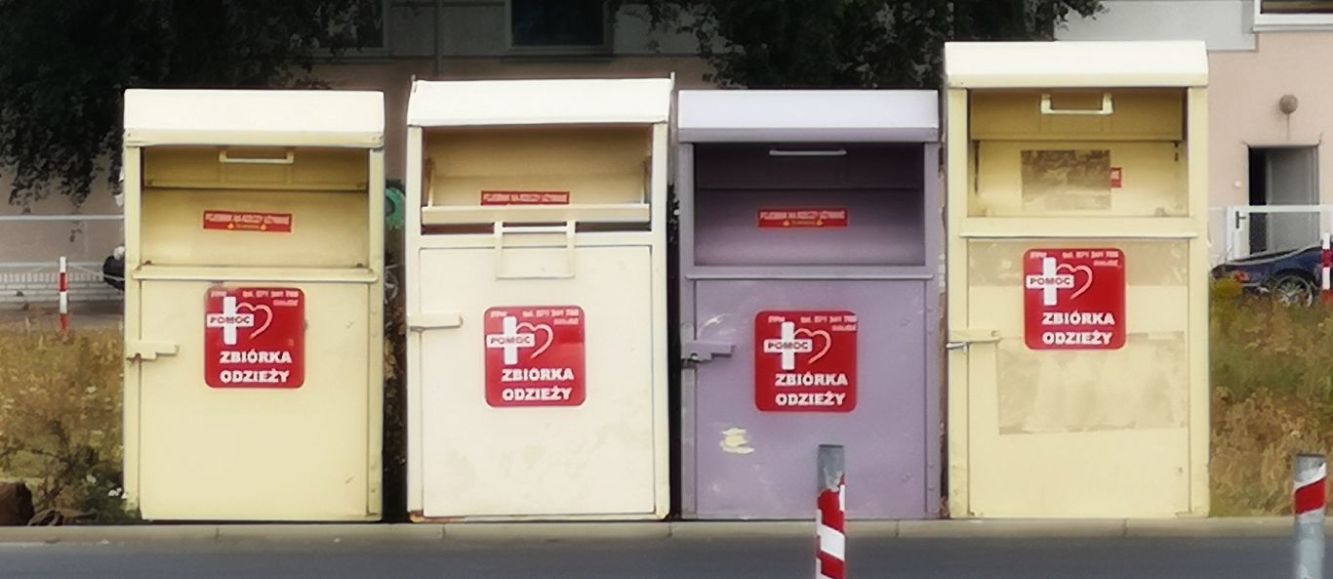 Włamywał się do kontenera z odzieżą używaną. Znaleziono przy nim narkotyki