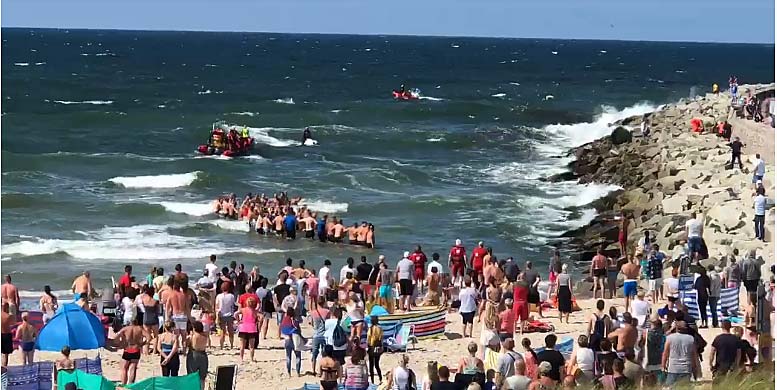 Tragedia na wakacjach. Morze porwało troje dzieci (aktualizacja)