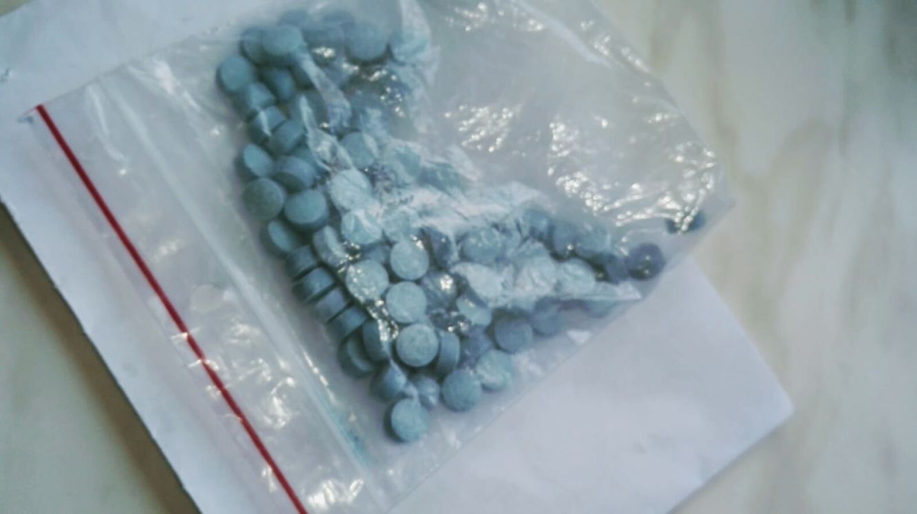 100 tabletek ecstasy na własny użytek