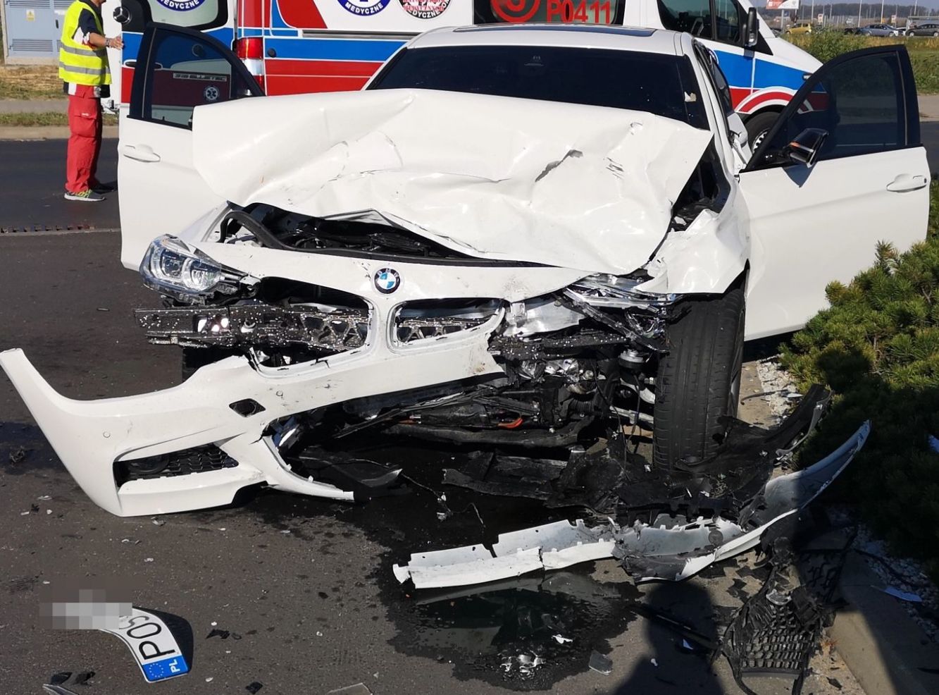 Wypadek przy galerii Ostrovia. BMW i KIA OSTROW24.tv